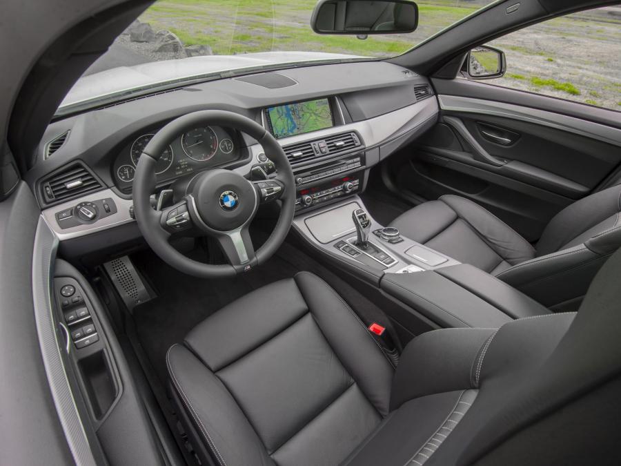  BMW 535d Sedan M Sport Package 2013 года  (US) (фото 3 из 9)